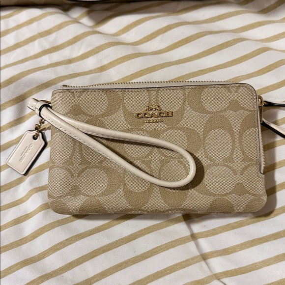 Coach Beige Signature Canvas Satchel with Matching Wristlet and Wallet - Picture 10 of 13